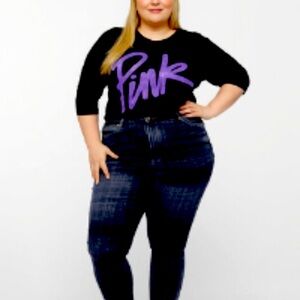 T-Shirt Long Sleeve Cropped Women's Size 5X Black With PINK Letters Stretch Knit